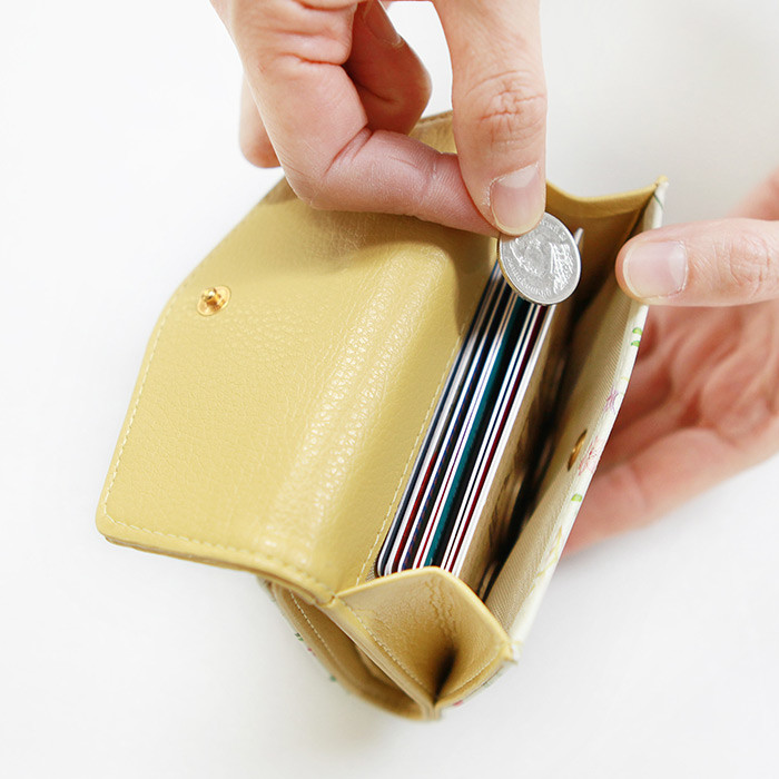 Indigo Willow story pattern bifold wallet with coin pocket