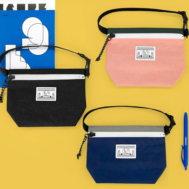 Washer zipper pouch with wrist strap