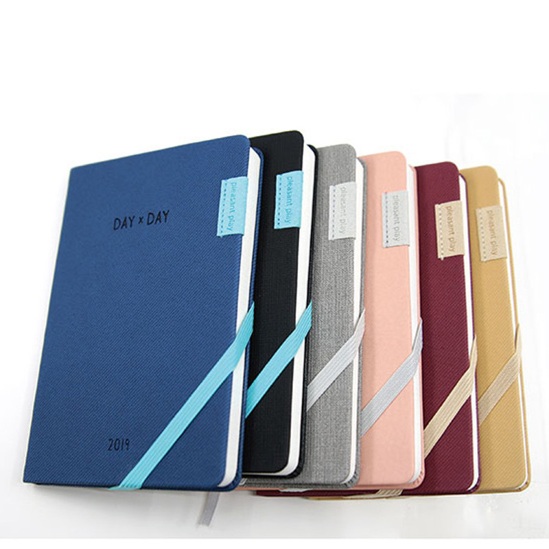 2019 Day by Day small dated weekly diary 2019 Day by Day small dated weekly diary