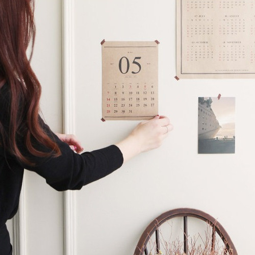 Kraft - 2019 Classic stand up desk flip calendar