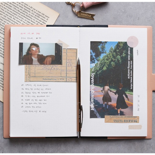 Free note - 2019 Votre speciale medium dated weekly agenda with tassel