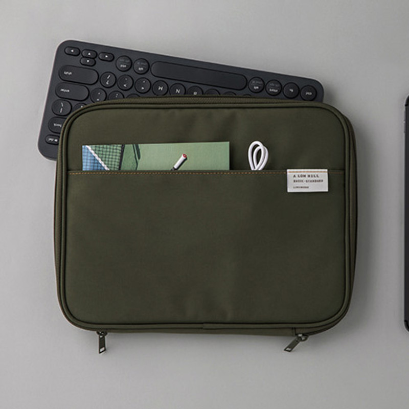 Livework A low hill basic pocket tablet iPad zip pouch ver5 Livework A low hill basic pocket tablet iPad zip pouch ver5
