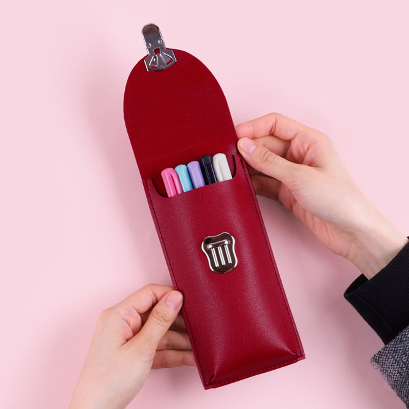 Example of use - Rihoon Retro satchel buckle PU pencil case Example of use - Rihoon Retro satchel buckle PU pencil case