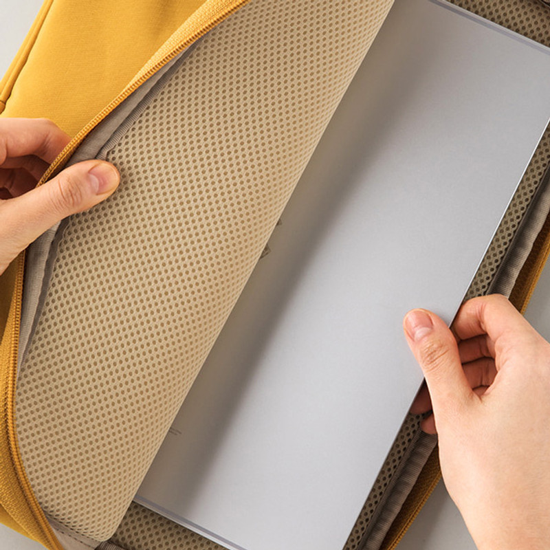 Extra cushioning - A low hill basic pocket 13" laptop pouch case ver5  Extra cushioning - A low hill basic pocket 13" laptop pouch case ver5