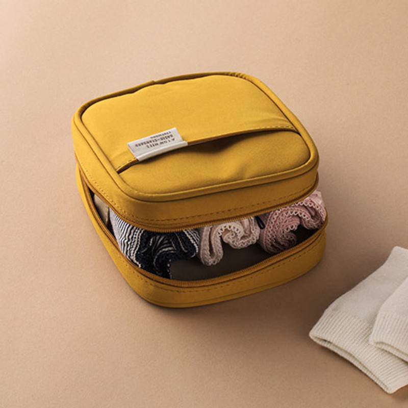 Example of use - A low hill basic pocket cable zipper pouch case ver5 Example of use - A low hill basic pocket cable zipper pouch case ver5