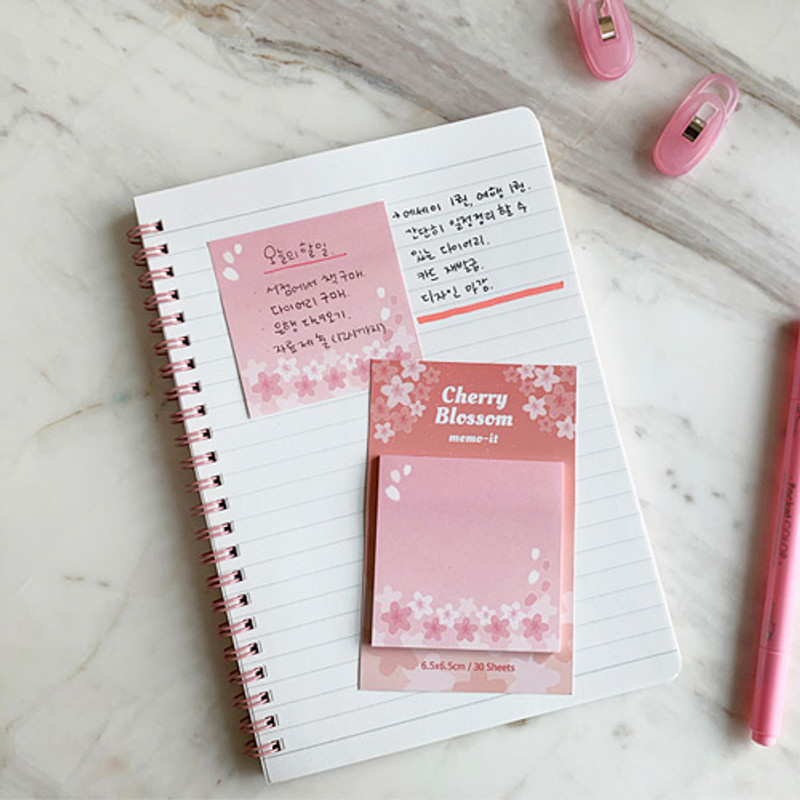 Example of use - N.IVY Cherry blossom square sticky memo it notepad Example of use - N.IVY Cherry blossom square sticky memo it notepad