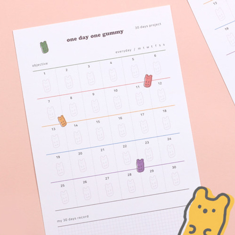 Example of use - Dash and Dot One day one gummy 30 days goal tracker planner Example of use - Dash and Dot One day one gummy 30 days goal tracker planner
