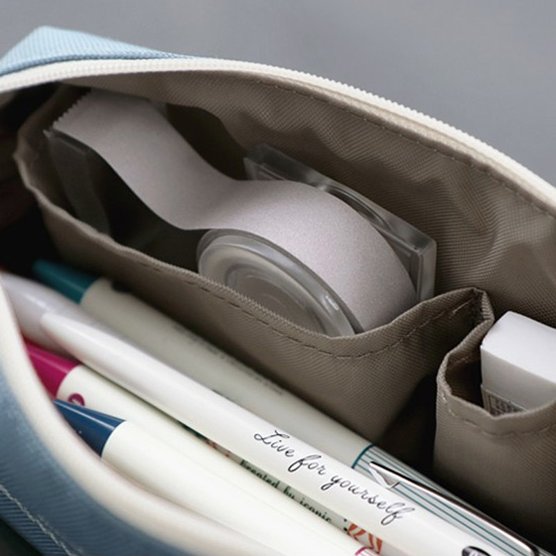 Example of use - ICONIC Bonheur constant zipper pencil case pen pouch