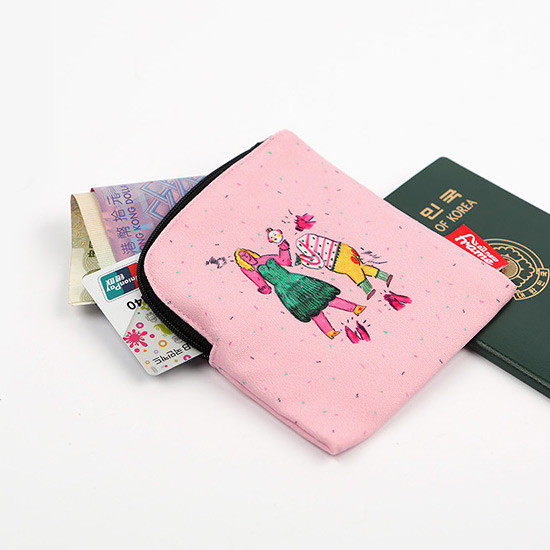 Example of use - All new frame Yeonji Kang collection mini zipper pouch