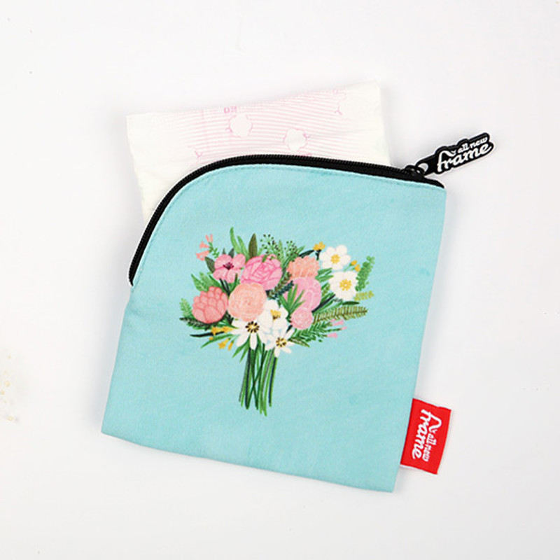 Example of use - All new frame Myeongmi Choi collection mini zipper pouch