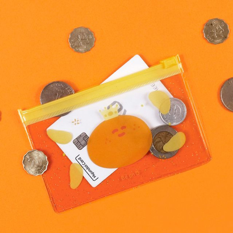 Example of use - Be on D 90s coolkids party small clear zip lock pouch Example of use - Be on D 90s coolkids party small clear zip lock pouch