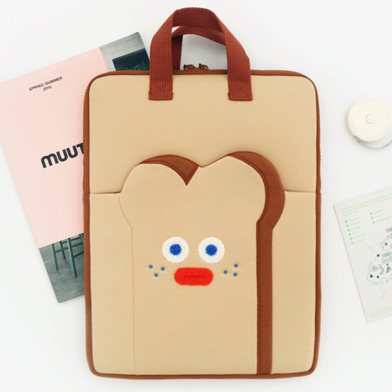 Example of use - ROMANE Brunch brother toast 13 inches laptop case pouch bag Example of use - ROMANE Brunch brother toast 13 inches laptop case pouch bag