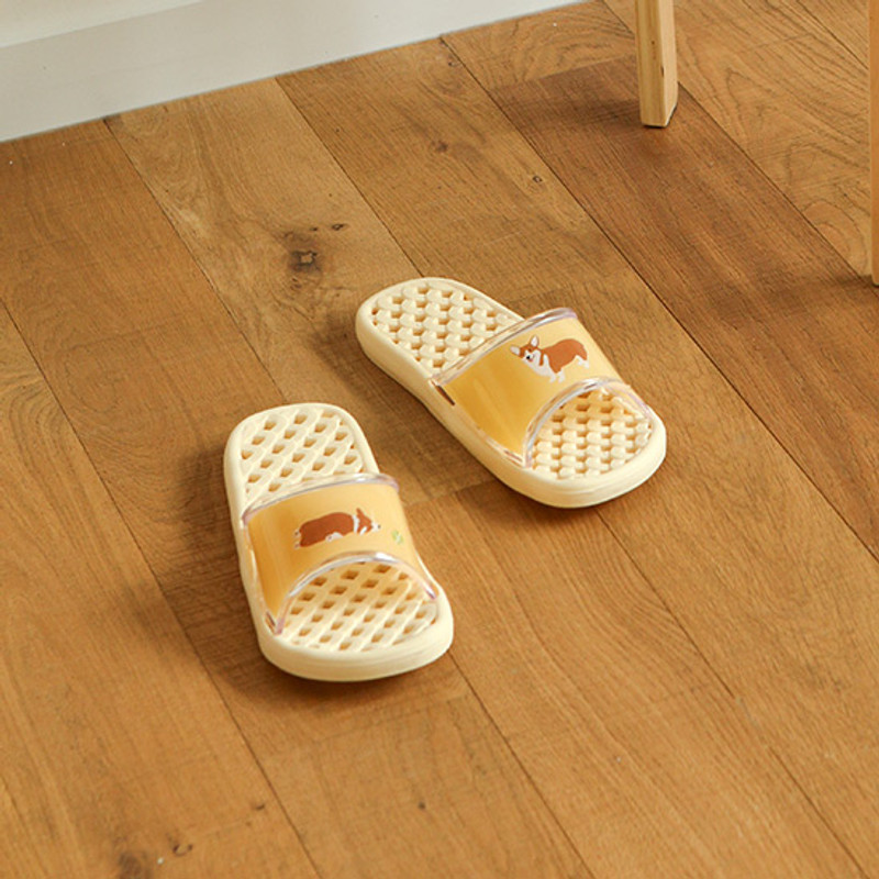 Example of use - Dailylike Welsh corgi and cat non slip bath shower slippers 