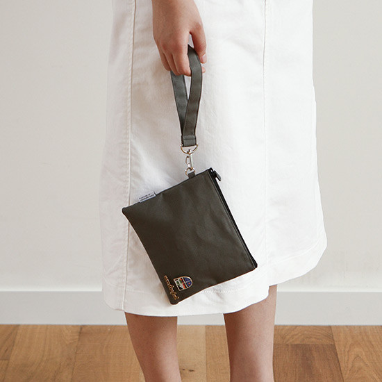 Example of use - Dailylike Oxford cotton flat zipper pouch with a strap