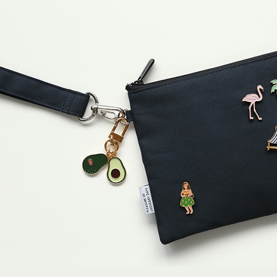 Example of use - Dailylike Oxford cotton flat zipper pouch with a strap