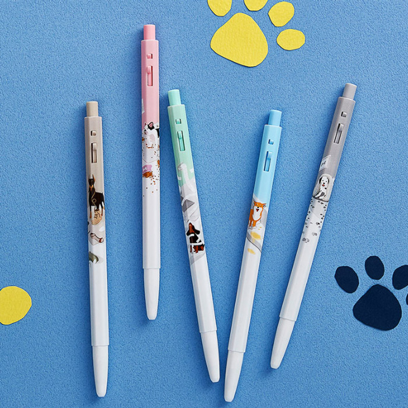 Example of use - MONAMI 153 puppy knock retractable ballpoint pen set