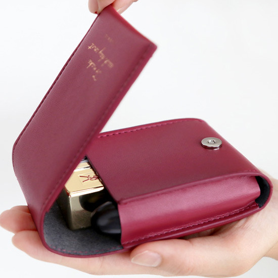 Example of use - ICONIC Slit lipstick cosmetic pouch case with mirror