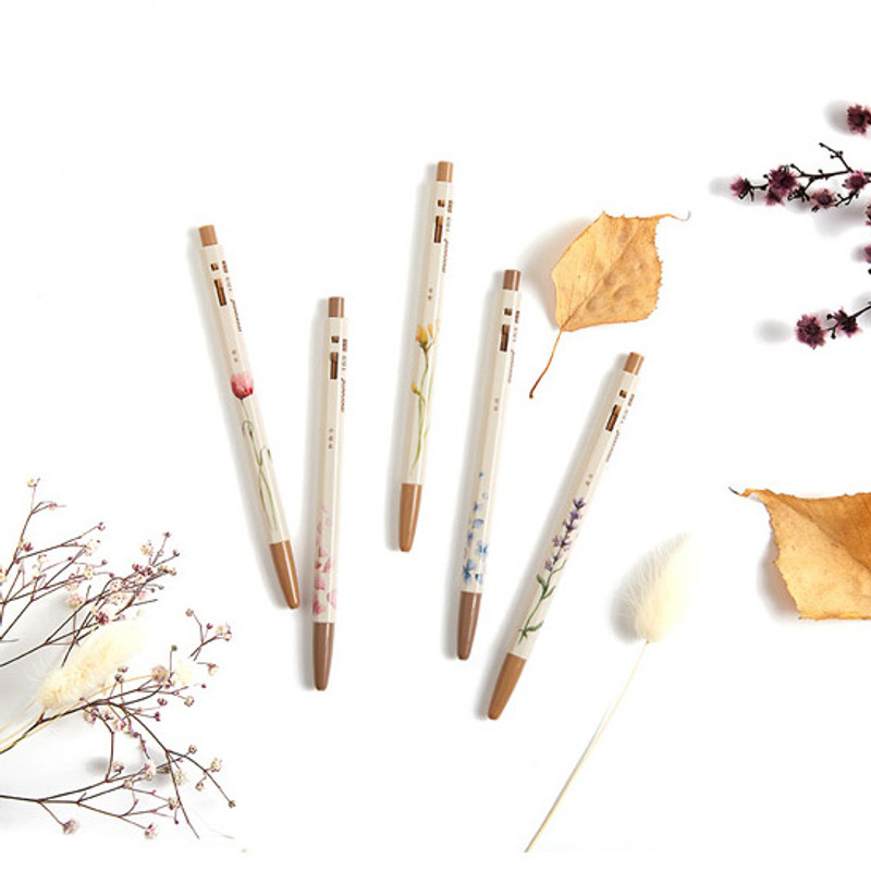 Example of use - MONAMI 153 flower knock retractable ballpoint pen set