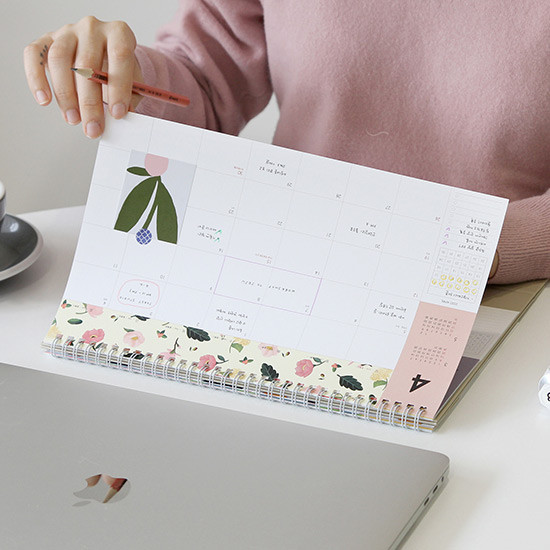 Usage example - GMZ 2020 Pattern spiral bound monthly desk calendar