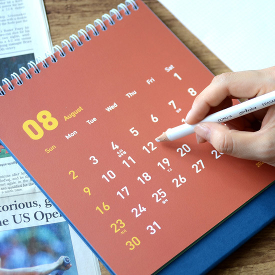 Usage example - Jam studio 2020 Welcome standing desk flip calendar