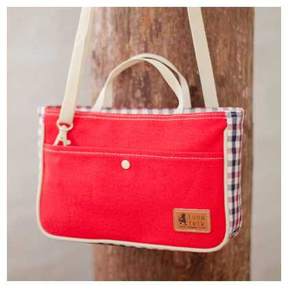 Daily love check pattern Cross body zipper bag with strap