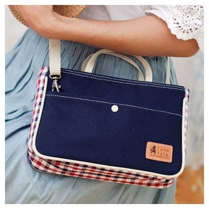 Daily love check pattern Cross body zipper bag with strap