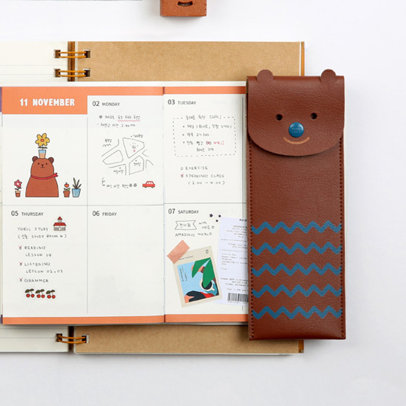 Brown bear - Monopoly Toffeenut pen case with elastic band holder Brown bear - Monopoly Toffeenut pen case with elastic band holder