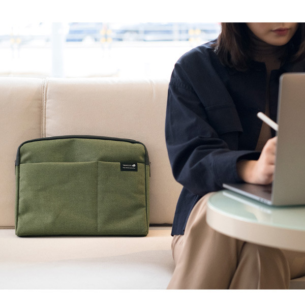 minimal laptop case