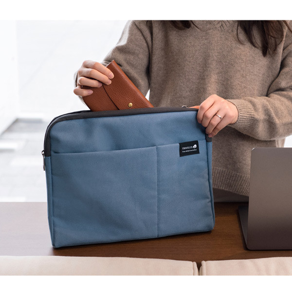 minimal laptop bag