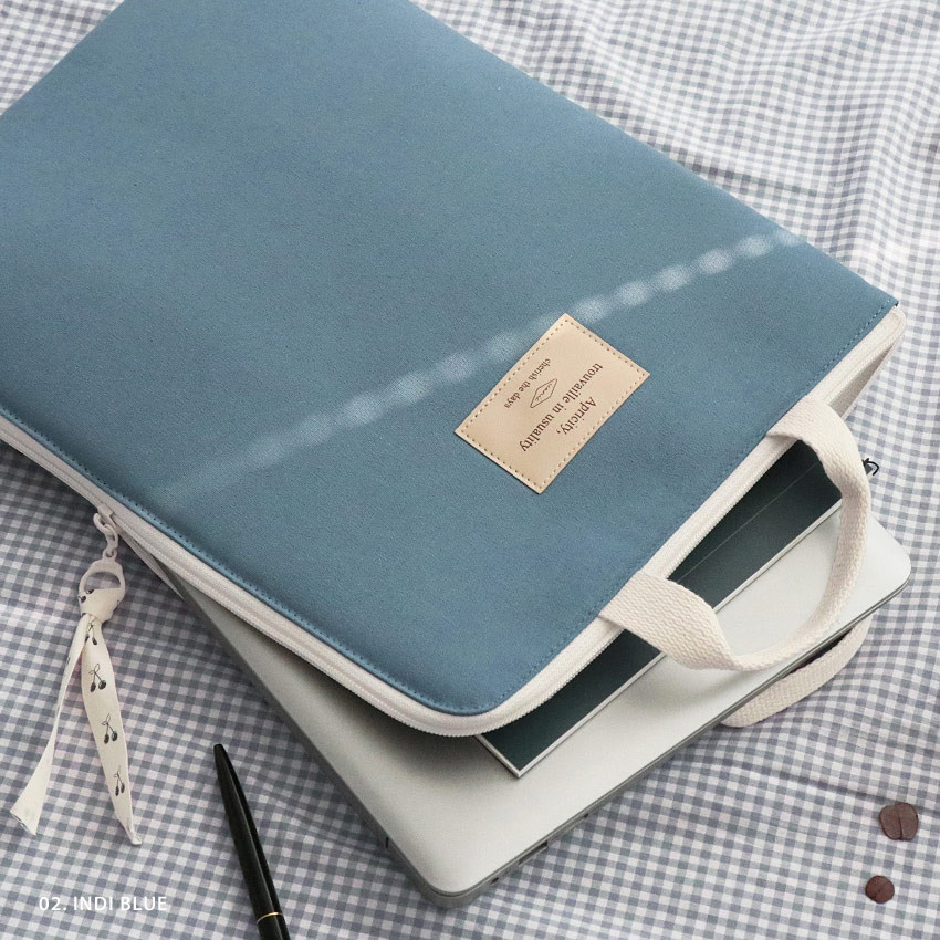ICONIC Cottony A4 laptop notebook 