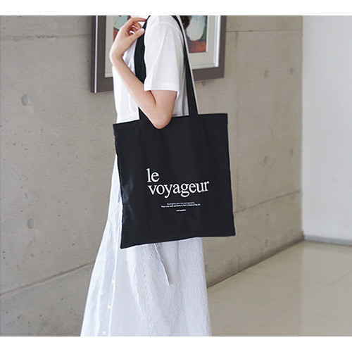 black shoulder tote bag