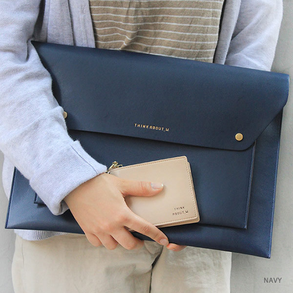 flat laptop pouch - fallindesign