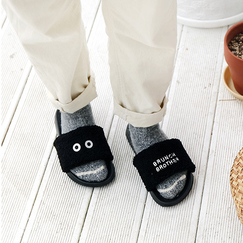 pom pom slide sandals