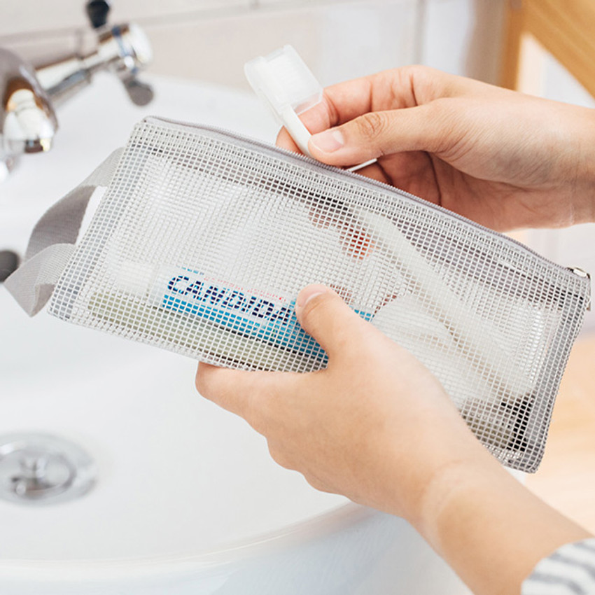 Livework A Low Hill Handle Mesh Travel Zipper Pouch