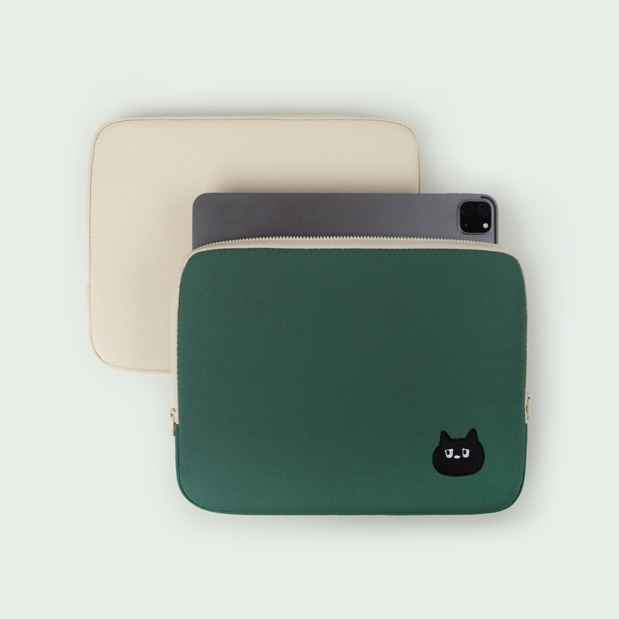 All new frame Black Cat iPad Tablet & 13-inch Laptop Sleeve