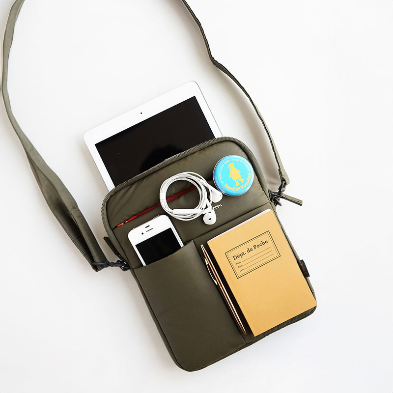 Invite.L Manteau moelleux smart messenger bag for iPad