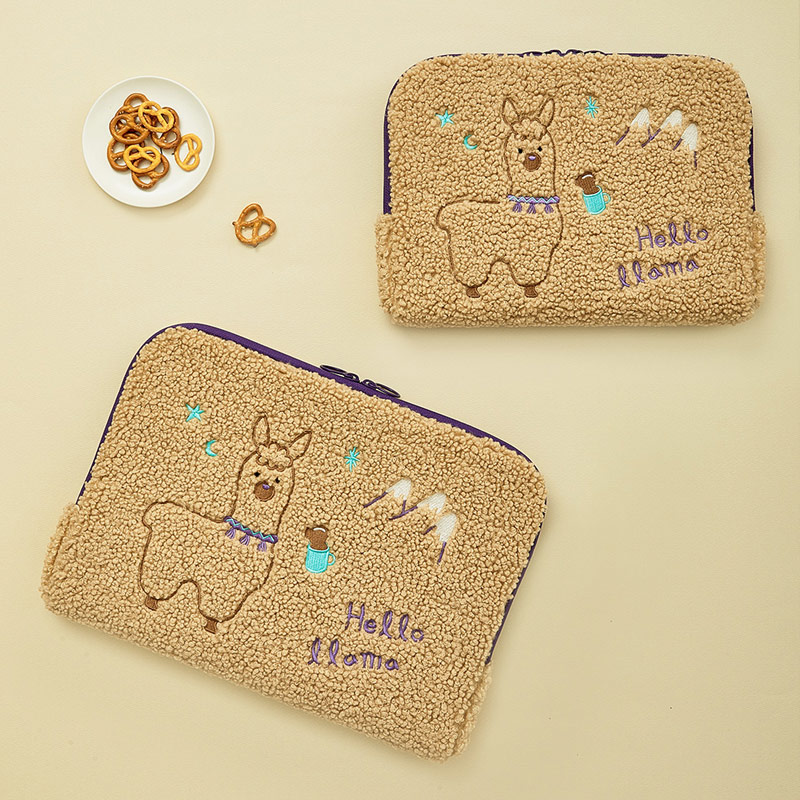 Llama boucle iPad 13" laptop zipper sleeve case pouch