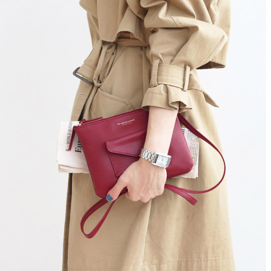 Iconic Pochette daily point cross body bag