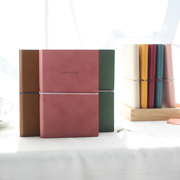 2018 Agenda dated weekly diary planner