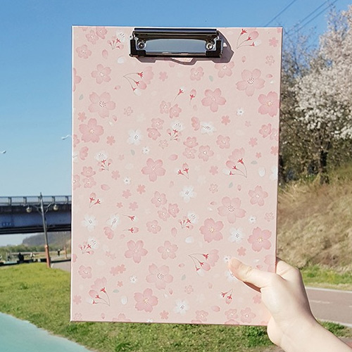 Buri cherry blossom pattern A4 clipboard