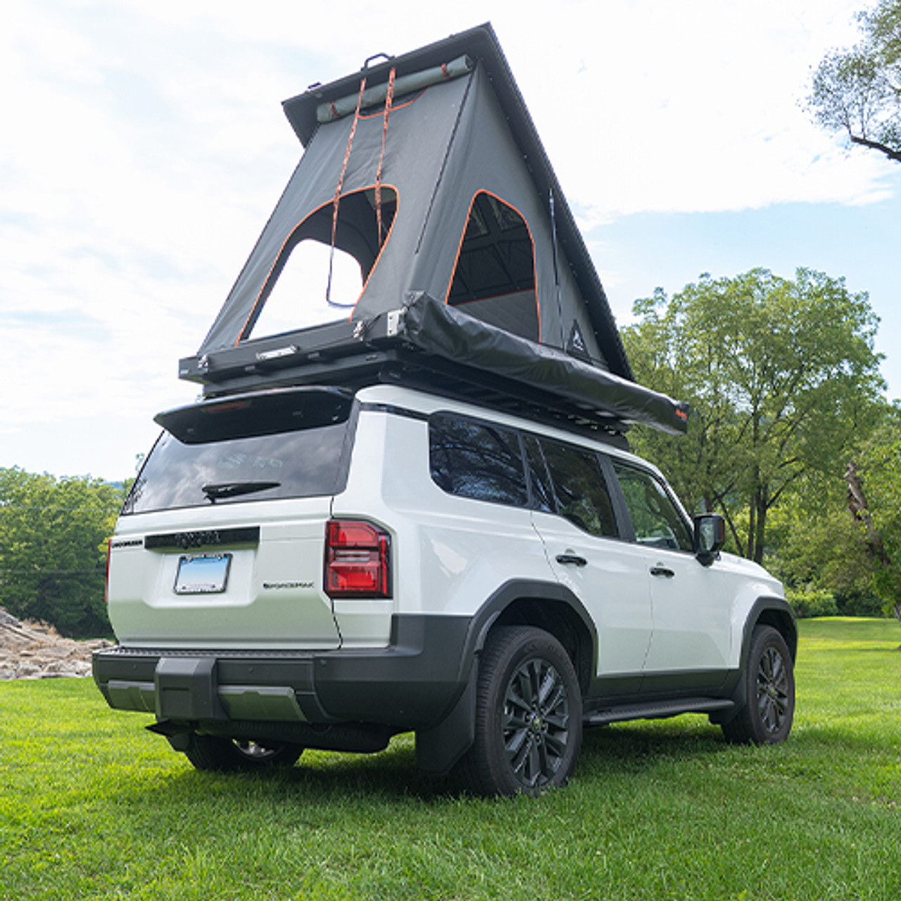 Alu-Cab 3-Rルーフトップテント　 キャンプテント　ルーフテント Alu-Cab Expedition 3-R Roof Top Tent - Expedition Superstore