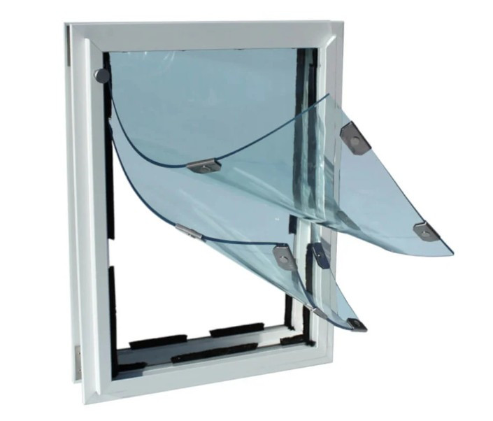 How to Choose a Pet Door That Won’t Increase Your Energy Bills