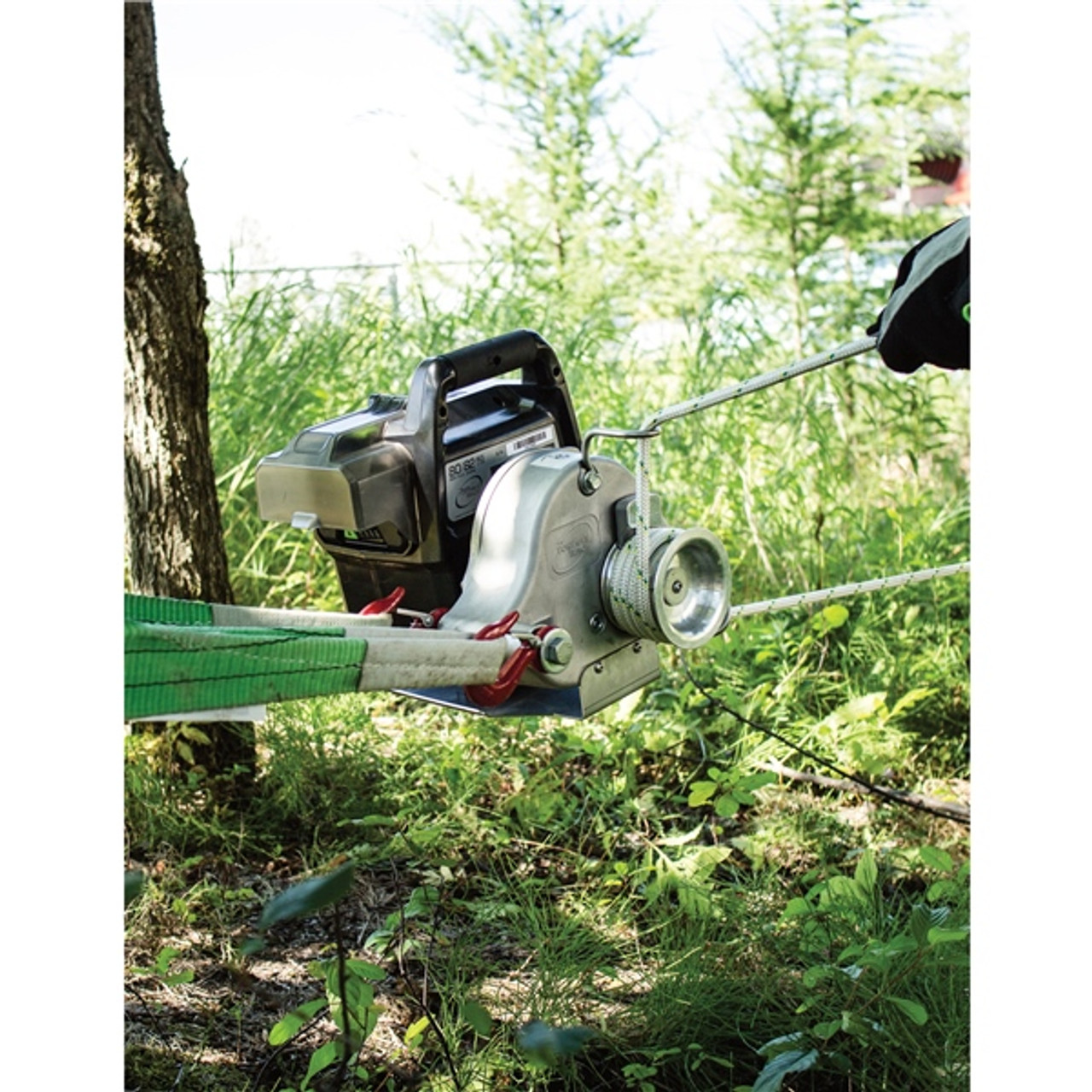 Portable Winch Battery-Powered Winch with accessories - 118188