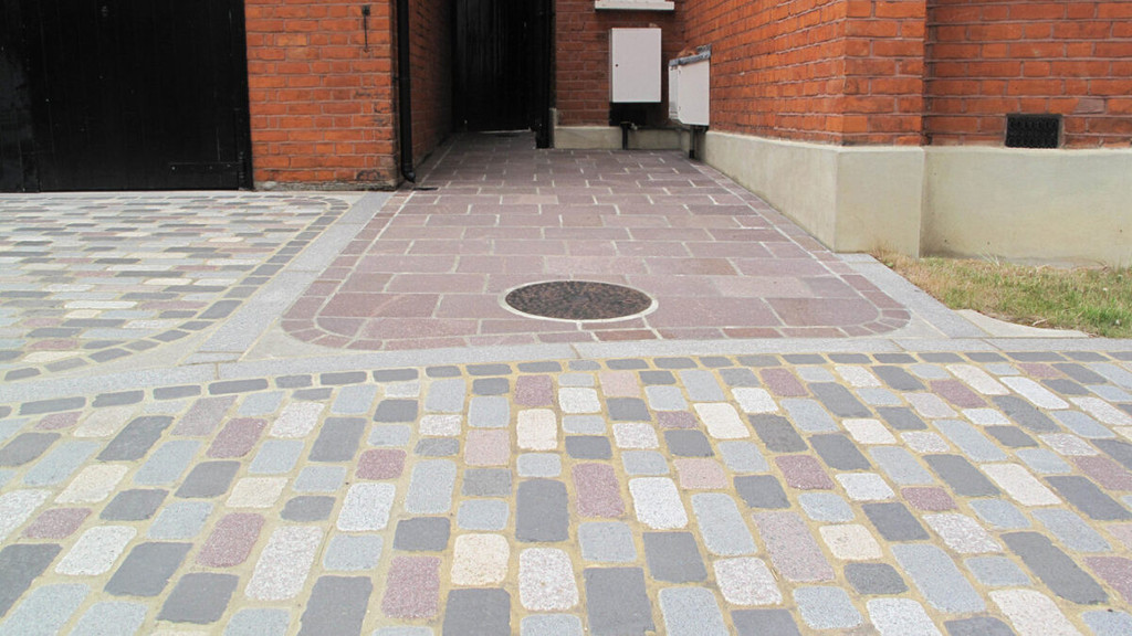Temple Setts - Silver Grey Granite