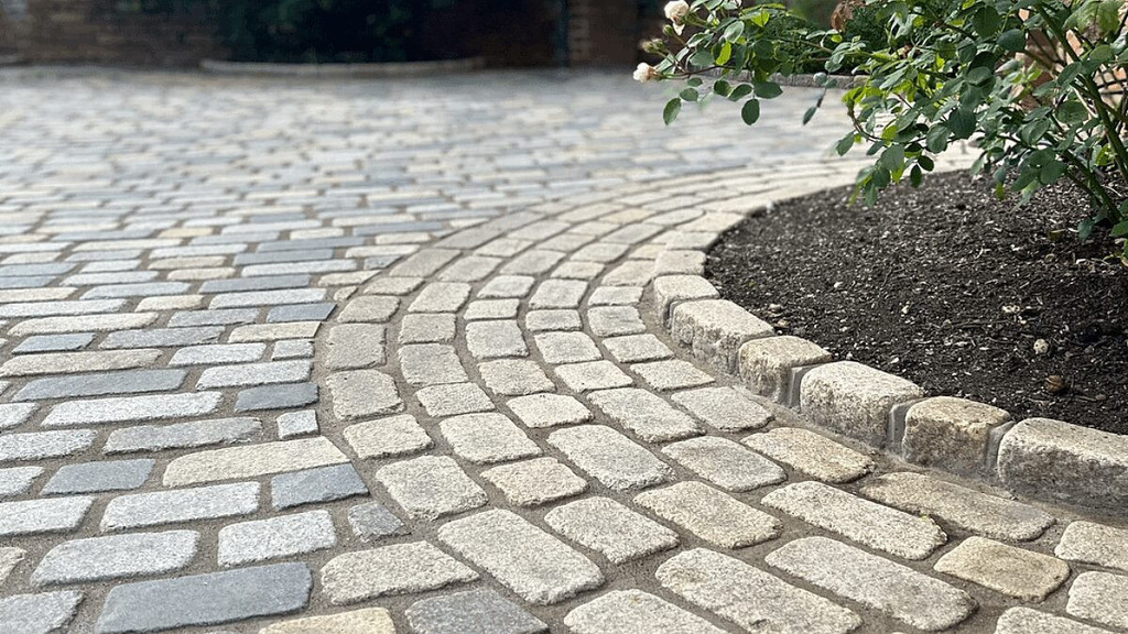 Temple Setts - Grey Pink Granite