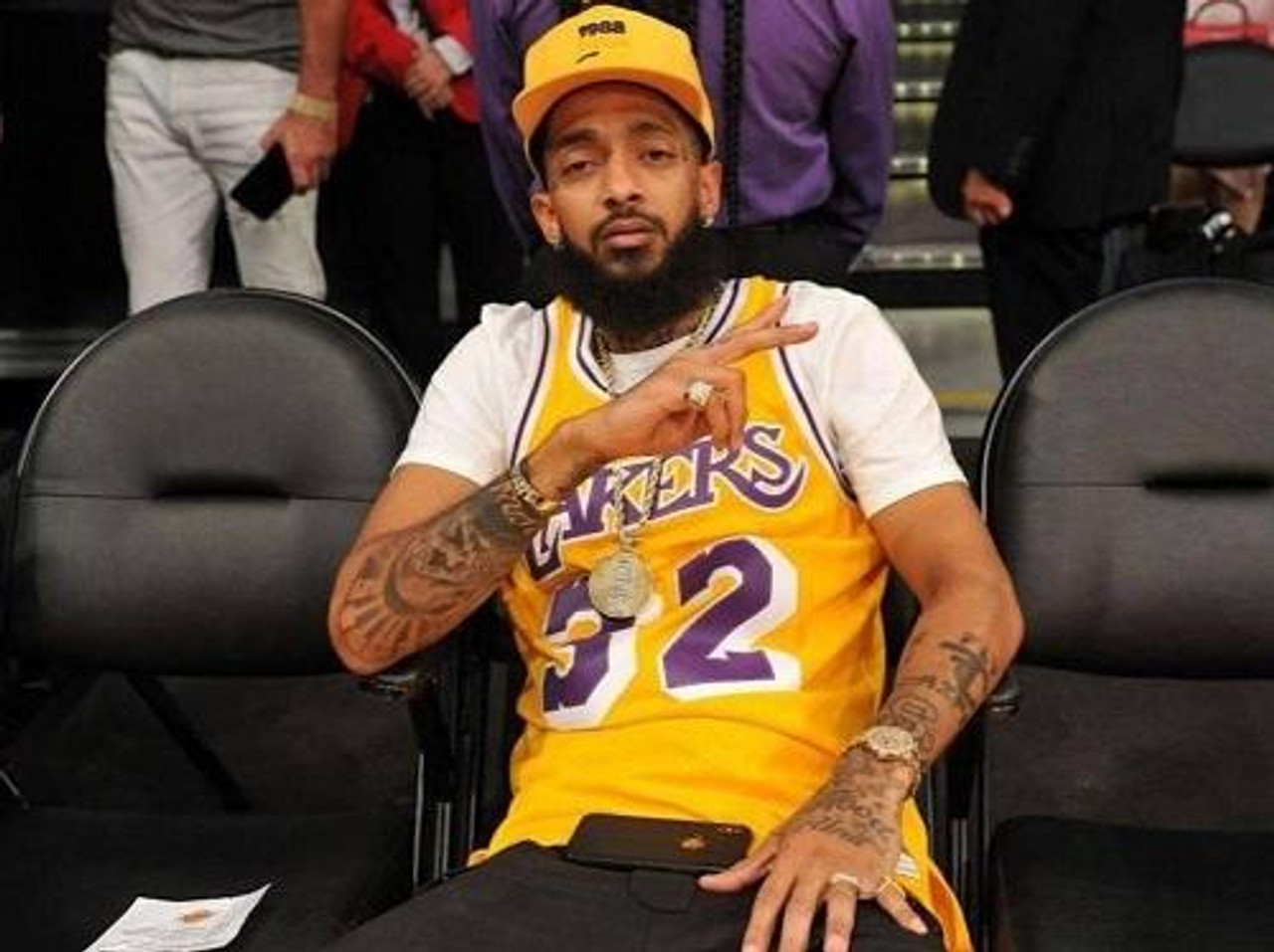 theScore on X: Imagine if the Lakers rocked these Nipsey Hussle inspired  jerseys #TMC 💭🏁 (📸: @GrantGoldberg)  / X