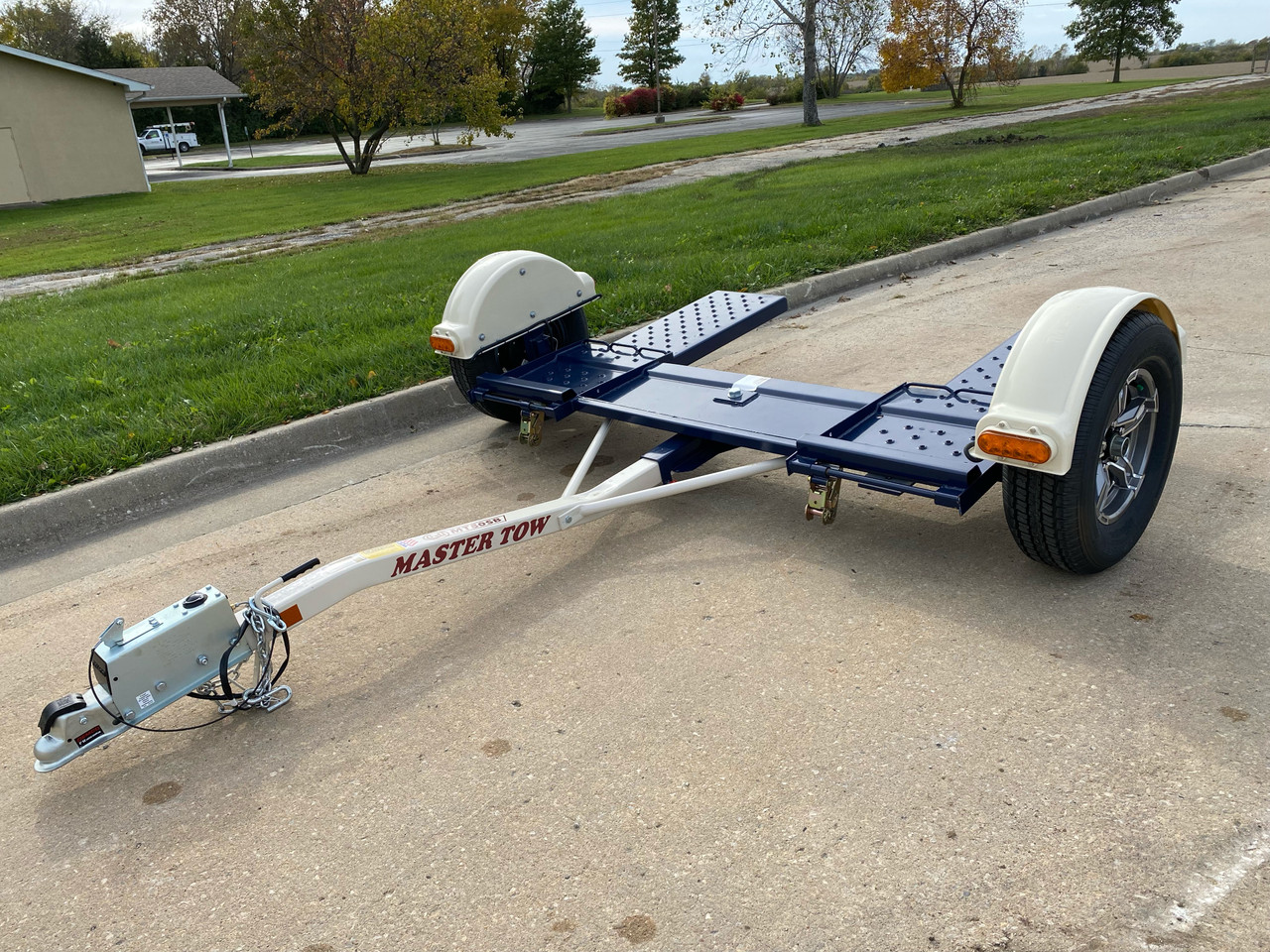 Master Tow 80 Tow Dolly - Electric Brakes