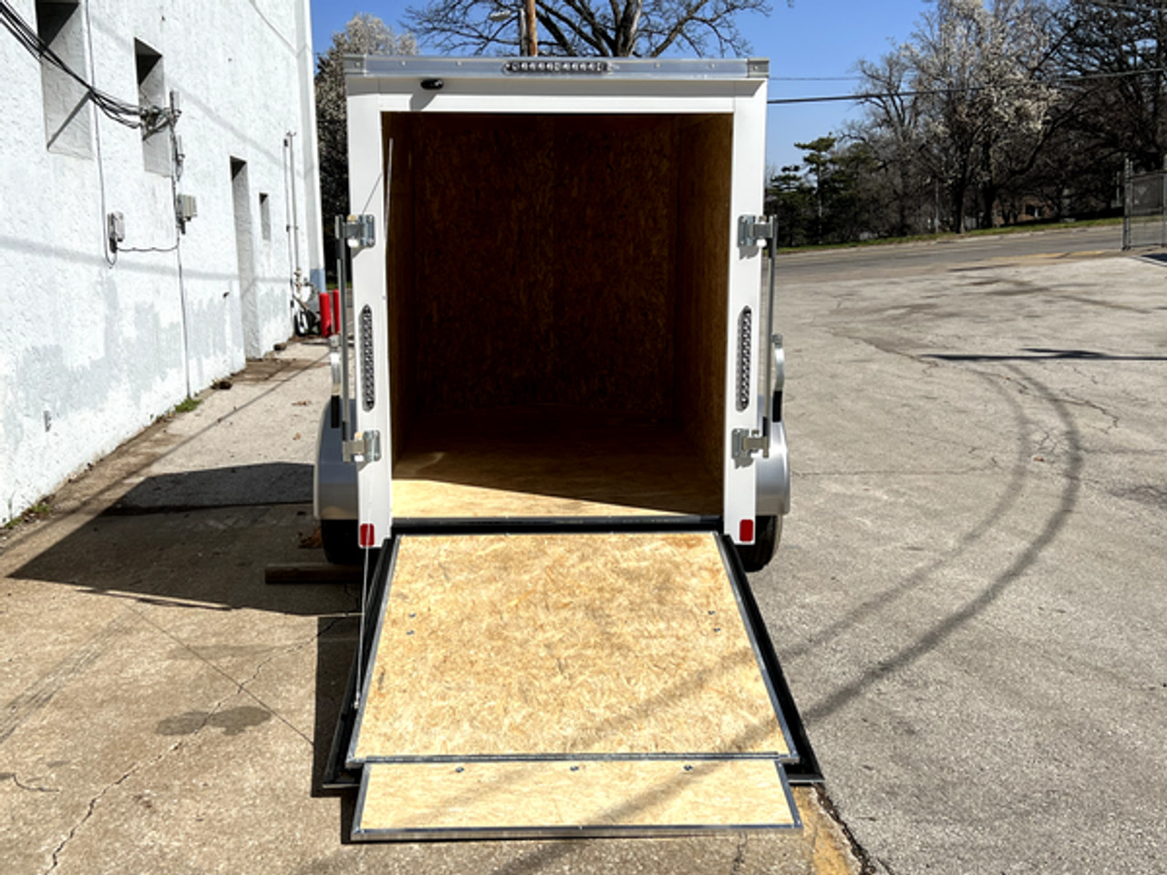 SC58SARD --- 2024 Bravo 5'x8' Enclosed w/ Rear Ramp Door #BR2996