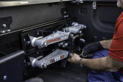 8550072 --- Demco RECON Stealth™ 5th Wheel - 20k Folding Hitch