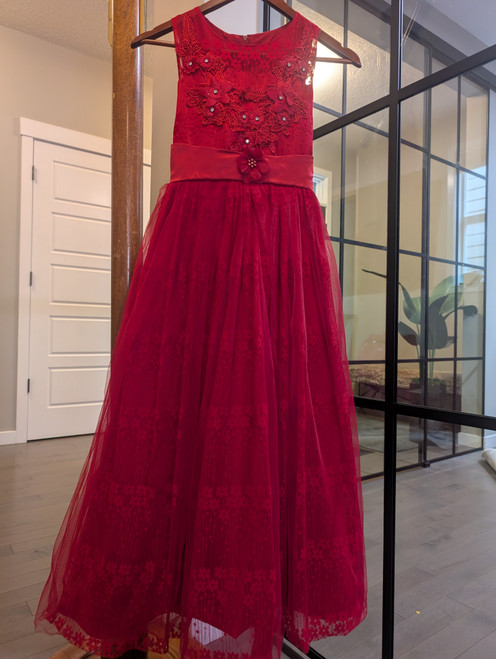 Noel Dress in Scarlet 